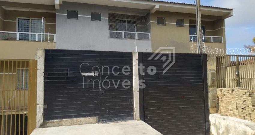 Sobrado Triplex com amplo Terreno - Órfãs