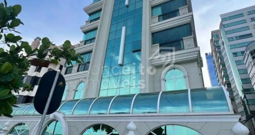 Apartamento com 4 quartos à venda na Rua 241, 35, Meia Praia, Itapema