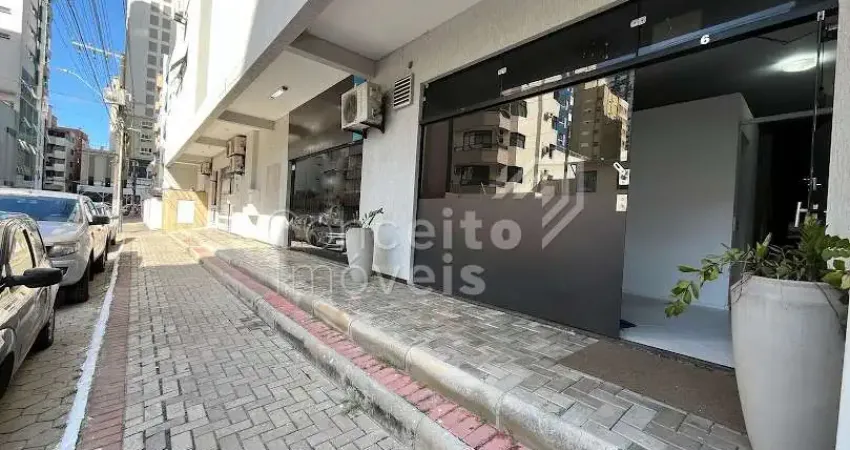 LOCAÇÃO - Sala Comercial 80m² - MOBILIADA -  MEIA PRAIA