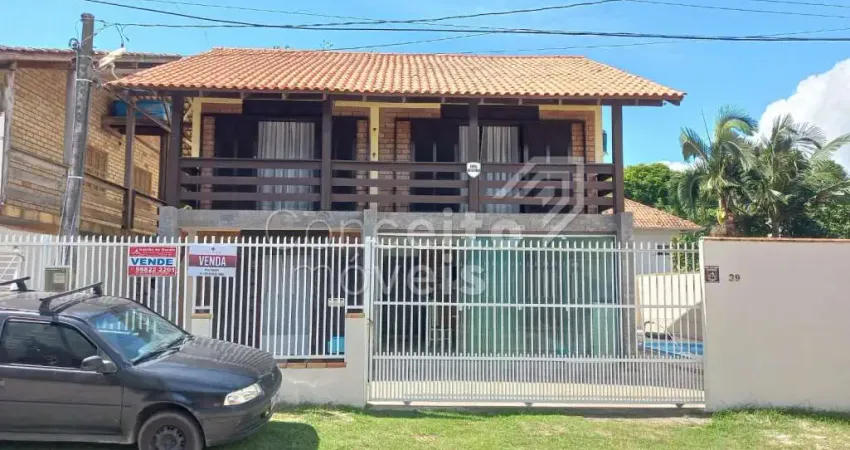 Casa com 2 quartos à venda na Rua Rio Negrinho, 39, Centro, Balneário Piçarras