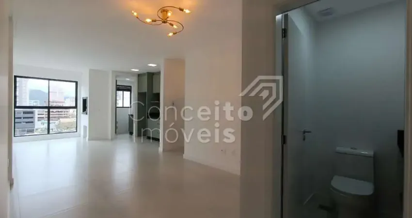 Apartamento com 3 quartos para alugar na Rua 256, 520, Meia Praia, Itapema