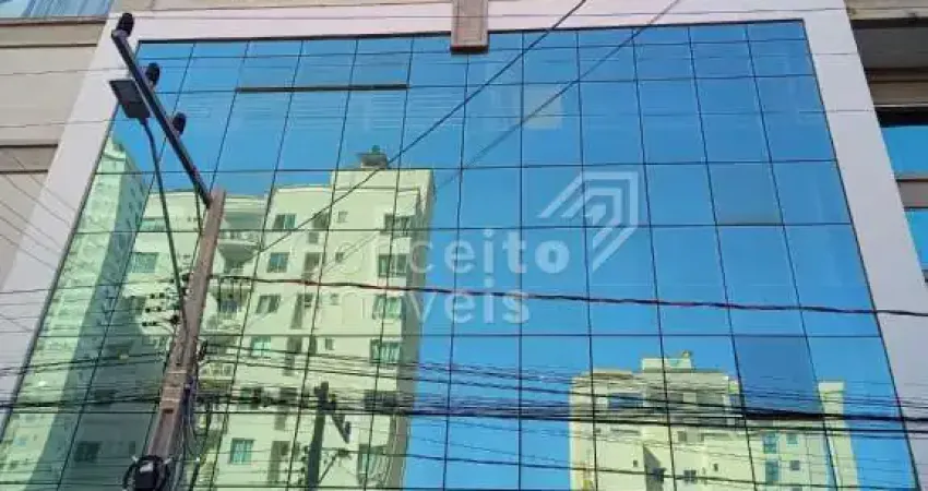 Apartamento com 3 quartos para alugar na Rua 262, 293, Meia Praia, Itapema