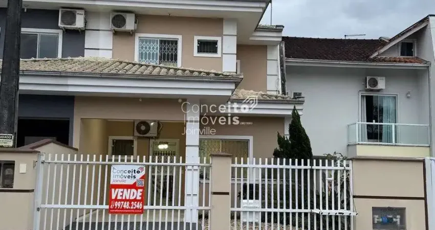 Casa com 3 quartos à venda na Vila Nova, Joinville 