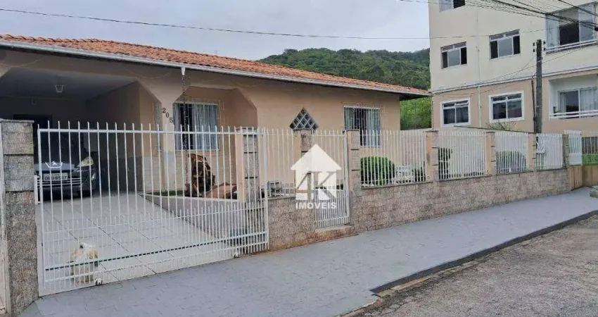Casa com 2 dormitórios à venda, 180 m² por R$ 650.000,00 - Madri - Palhoça/SC