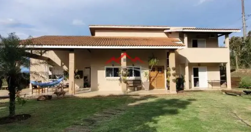Casa a venda no condomínio Serra dos Cristais em Cajamar - SP.