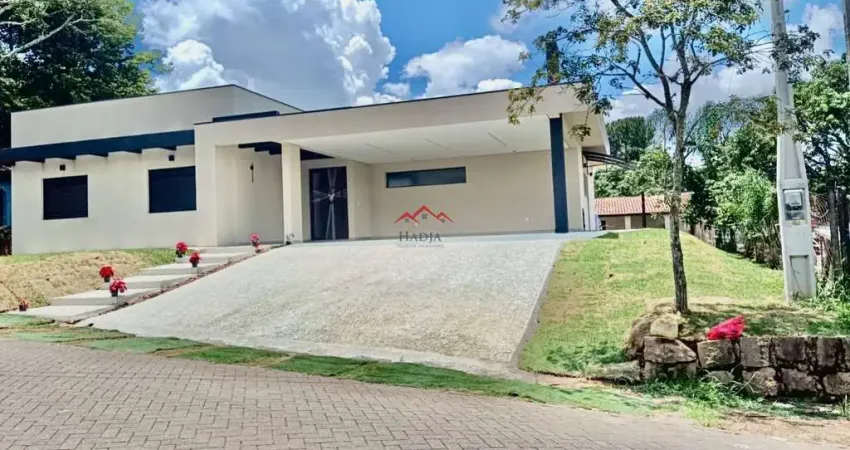 Casa à Venda no Condomínio Clube de Campo em Valinhos - SP