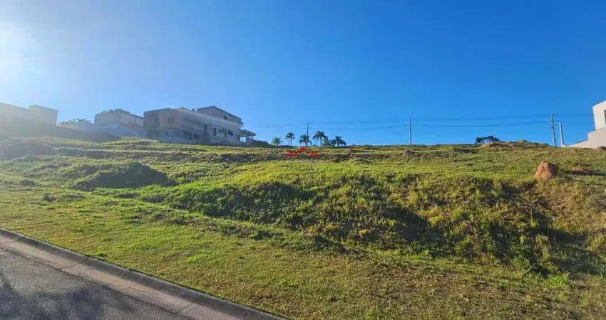 Terreno a venda em jundiaí no condomínio fechado bosque do horto.