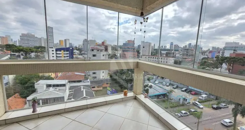 Cobertura Alto Padrão no  Alto da XV, 2 Suítes e 2 Demi-suítes e 4 Vagas de garagem
