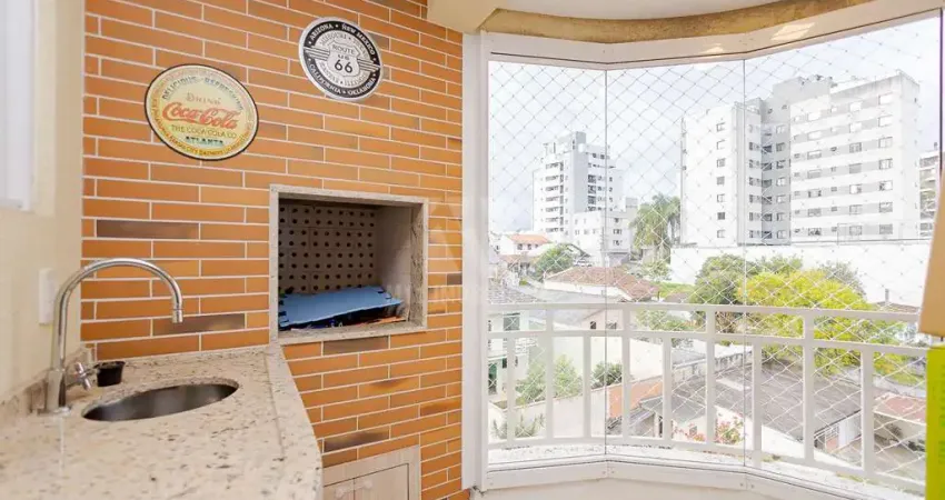 Apartamento mobiliado no bairro ahú 3 quartos, 1 suite, 2 demi suíte, lavabo e 2 vagas de garagem