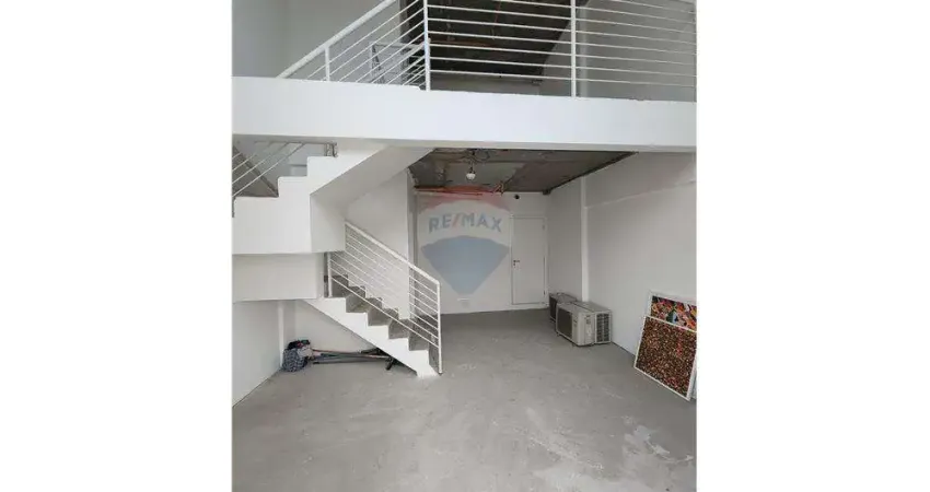 Sala comercial duplex para venda na Barra Funda com 55 metros 1 vaga