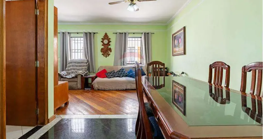 Casa de condomínio à venda na Vila Mazzei, 199 metros, 3 quartos, sendo 1 suíte, 2 banheiros, 1 lavabo, piscina e 2 vagas cobertas