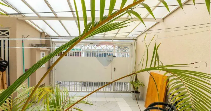 Casa Sobrado à venda no Jd. Eliane: 2 suítes, 2 vagas, móveis planejados!