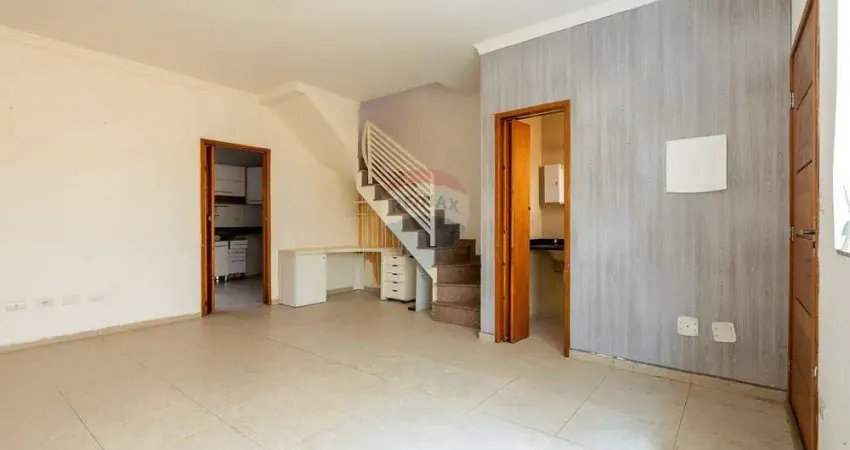 Sobrado à Venda em Condomínio Fechado de 130m2, com 3 quartos, varanda, 2 vagas no bairro  Tremembé