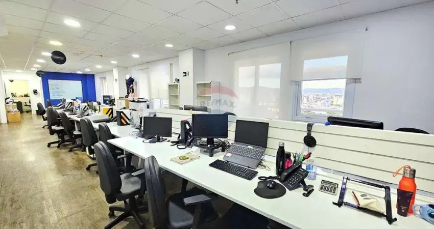 Sala comercial para locação na barra funda, 140 metros, 4 banheiros, copa e 4 vagas.