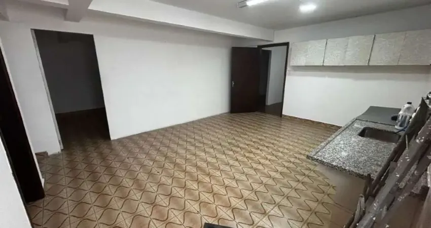 Sobrado localizado no bairro jardim bela vista em santo andré, possui 260m² área útil