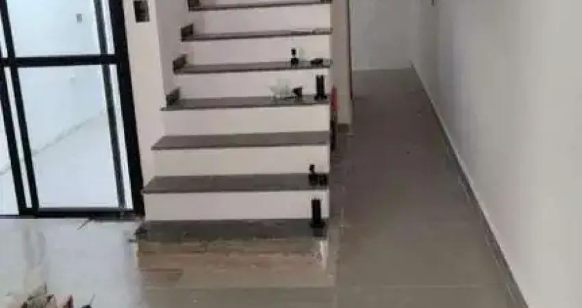 Sobrado localizado no bairro vila américa em santo andré, possui 110m² área construída.