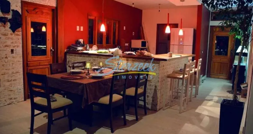 Casa com 3 dormitórios à venda, 140 m² por R$ 1.700.000,00 - Condomínio Estância Marambaia - Vinhed