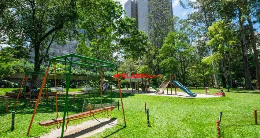 ** Apartamento de 3 Dormitórios sendo 1 Suíte com 2 Vagas de Garagem - 140m² de Área Privativa - Condomínio Clube com uma Área Verde Espetacular!! **