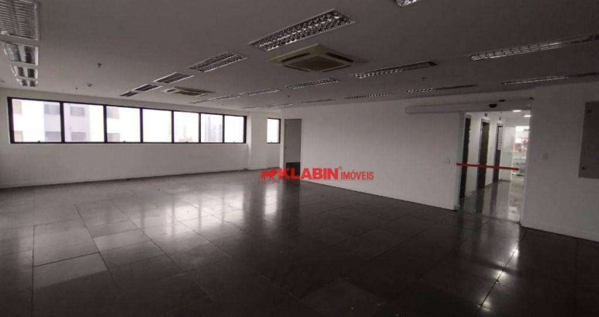 Conjunto comercial de 243m - 1 Sala - 2 banheiros - 6 vagas