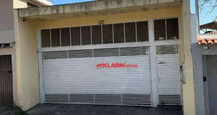 Sobrado Amplo com 352m² de Área Construída e 291m² de Terreno - 3 Suítes com 4 Vagas de Garagem - Quintal com Churrasqueira e Piscina - Ótimo Local