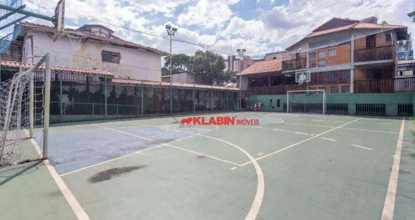 Casa Comercial com 591m² de Terreno e 279m² de Área Construída - 8 Salas e 7 Banheiros com 10 Vagas de Garagem - Quadra Poliesportiva - Ótimo Local