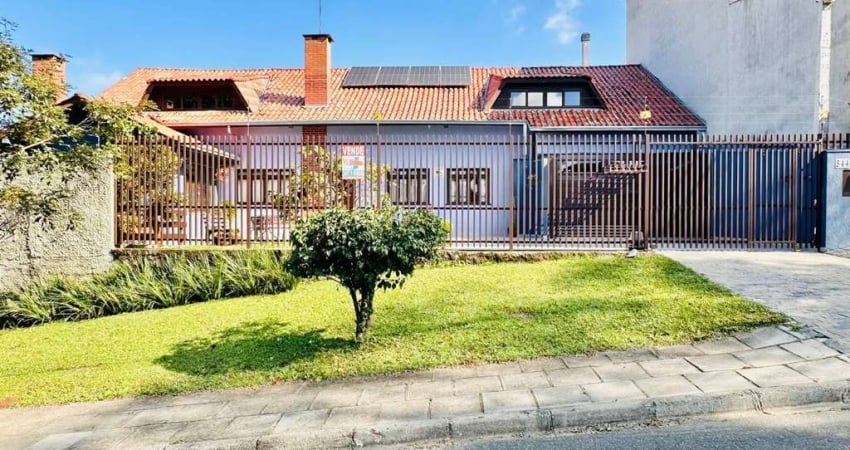 Casa mobiliada à venda no Portão – Suíte, piscina e área gourmet 305 m²