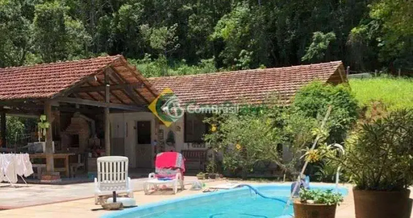 Chácara / sítio com 3 quartos à venda no Centro, Guararema