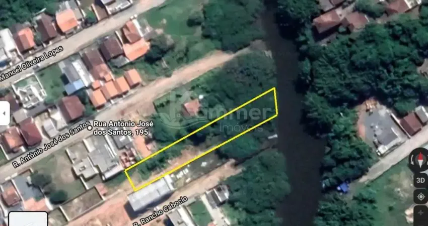 incrível terreno beira rio em Balneário Piçarras, com um total de 1231m², sendo 924m² na escritura