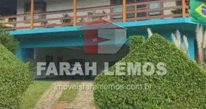 Excelente casa em condomínio 24 horas. com uma única portaria!!