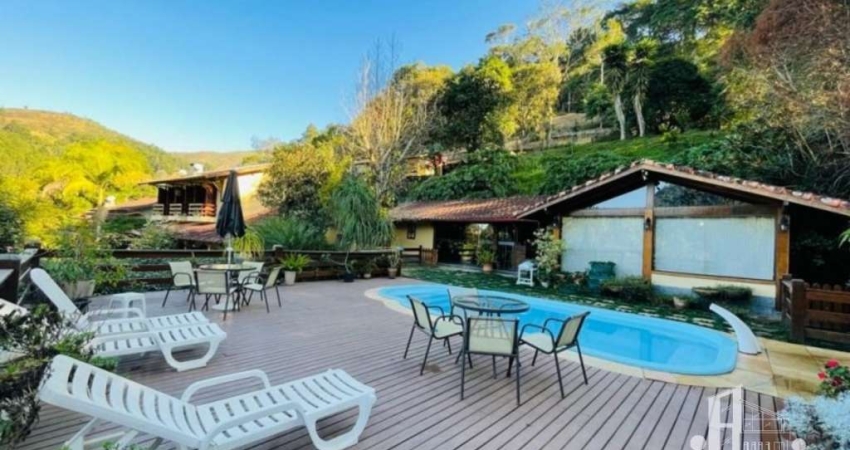 Casa com 5 quartos à venda no Albuquerque, Teresópolis 