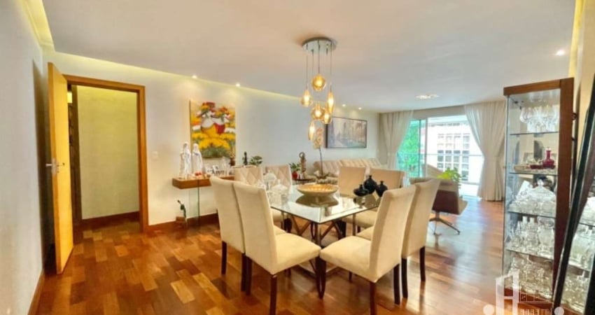 Luxuoso apartamento de 4 quartos na Várzea, Teresópolis-RJ: 4 suítes, sala ampla, 5 banheiros, 3 vagas de garagem, 181,14m².