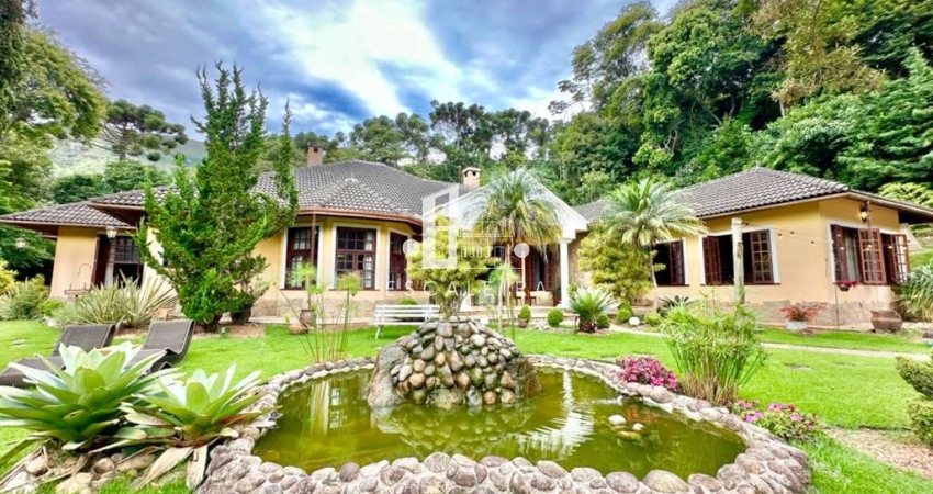 CASA À VENDA NA CIDADE DE TERESÓPOLIS RJ