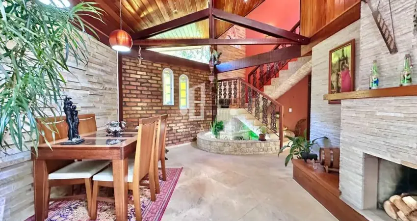 Casa à venda em Teresópolis-RJ, Parque do Imbui: 1 quarto, 1 suíte, 2 salas, 2 banheiros, 2 vagas, 110,62 m².