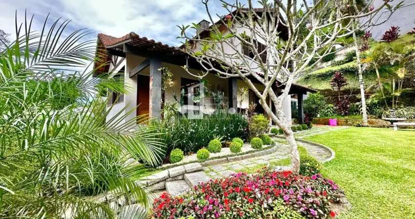 Oportunidade única: Casa de luxo à venda em Teresópolis-RJ, Jardim Europa - 4 quartos, 2 suítes, 3 salas, 4 banheiros, 6 vagas, 370m².