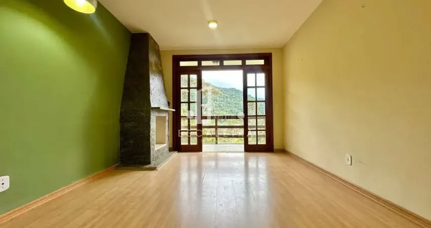 Apartamento à venda em Teresópolis-RJ, bairro Albuquerque: 2 quartos, 1 suíte, 2 banheiros, 1 vaga de garagem, 65m².