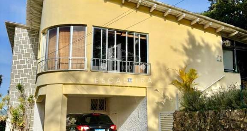 Casa em condomínio à venda em Teresópolis-RJ, Parque do Imbui: 5 quartos, 2 suítes, 4 banheiros, 3 vagas, 160m².