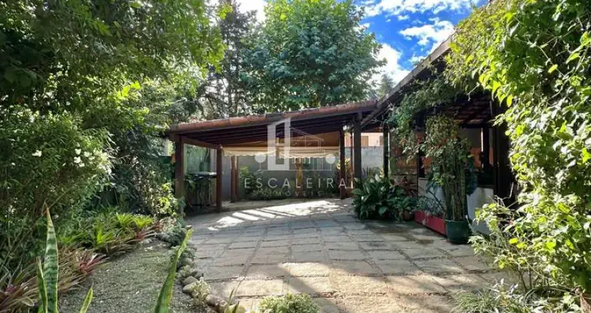 Casa em condomínio em albuquerque 4 quartos 1 suíte 4 banheiros 2 vagas 211 m² teresópolis-rj