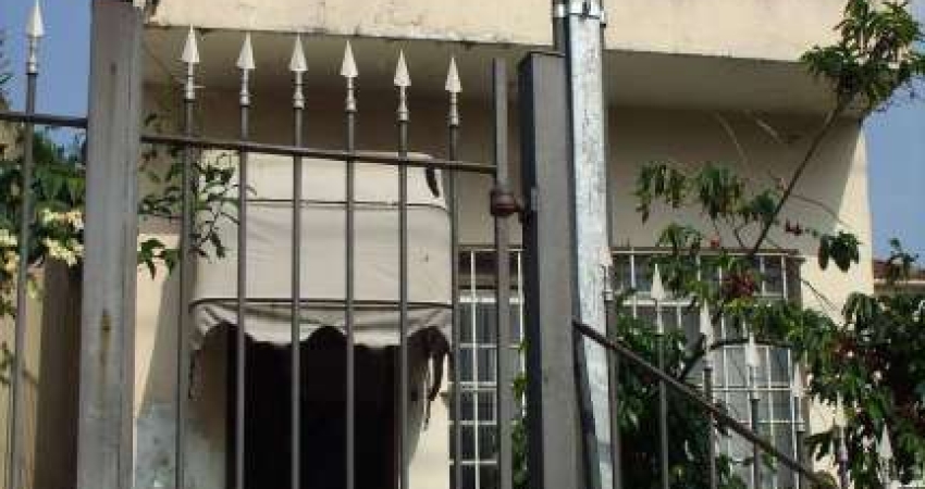 TERRENO COM CASA PARA RETROFIT OU NOVA CONSTRUÇÃO