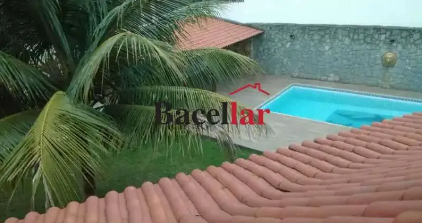 Casa em condomínio fechado com 4 quartos à venda na Rua Sabino Barroso, Vila Valqueire, Rio de Janeiro