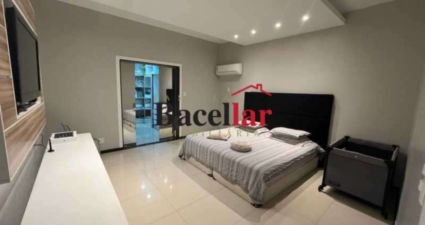 Casa com 4 quartos à venda na Rua Miguel de Frias, Jardim Vinte e Cinco de Agosto, Duque de Caxias