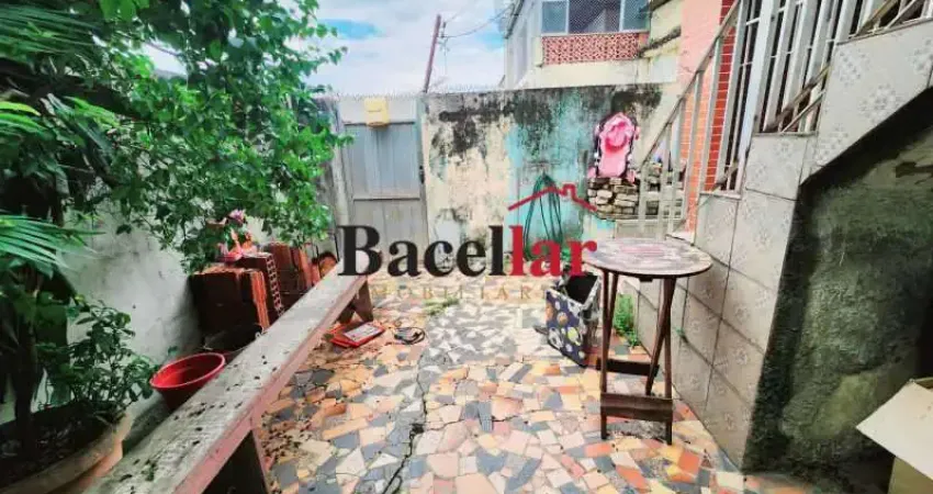 Casa com 3 quartos à venda na Rua Carlos Seidl, Caju, Rio de Janeiro