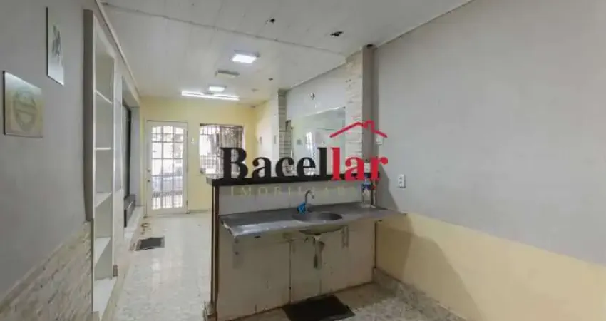 Casa com 2 quartos à venda na Rua Uberaba, Grajaú, Rio de Janeiro