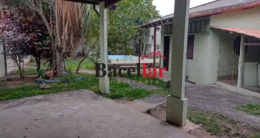 Casa com 3 quartos à venda na Rua Álvares de Castro, Centro, Maricá