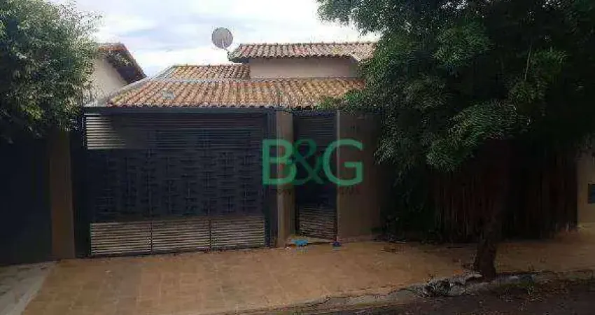 Casa com 3 dormitórios à venda, 136 m² por R$ 223.060 - Parque Universitario - Fernandópolis/SP