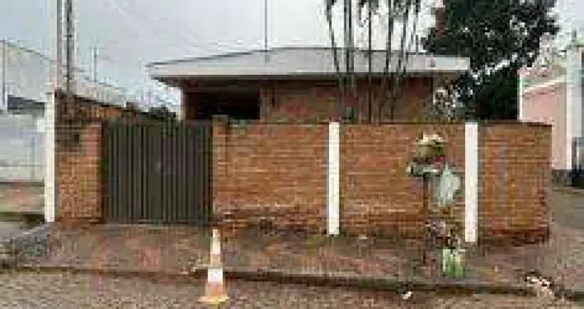 Casa com 4 dormitórios à venda, 235 m² por r$ 729.263 - centro - serrana/sp