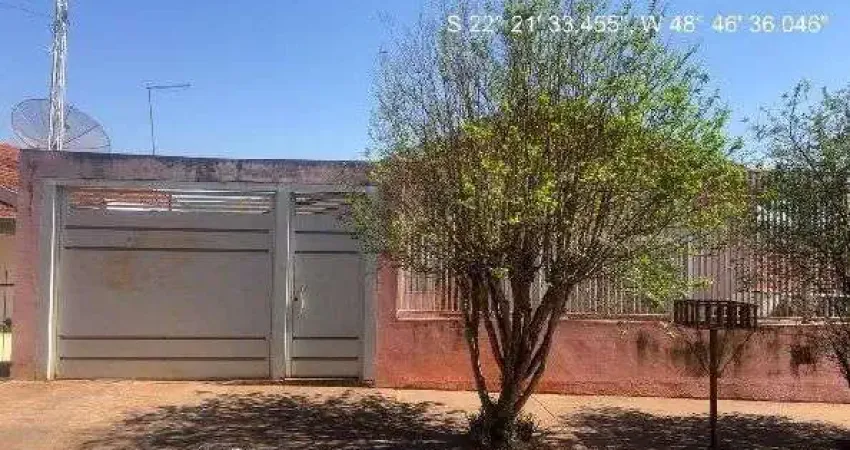 Casa com 3 dormitórios à venda, 182 m² por R$ 251.739 - Vila Camilo Razuk - Pederneiras/SP