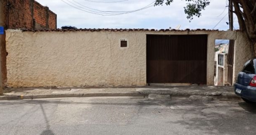 Casa a venda no Pq das Laranjeiras com preço de Terreno