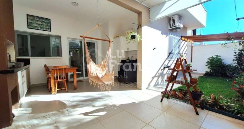 Casa em Condomínio para Venda em Sumaré, Residencial Real Parque Sumaré, 3 dormitórios, 2 suítes, 4 banheiros, 2 vagas