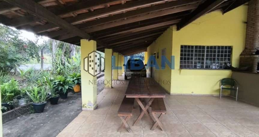 Chácara de 7500 m² 3 dormitórios piscina churrasqueira boa também para empresas dentro da cidade R$ 1.500.000,00