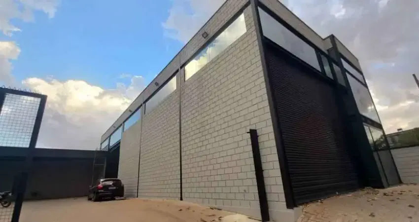 Lindo Ponto Comercial na Av. Comendador José da Silva Martha